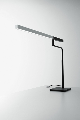 Lampe de bureau Profil Office Line, trace une ambiance lumineuse