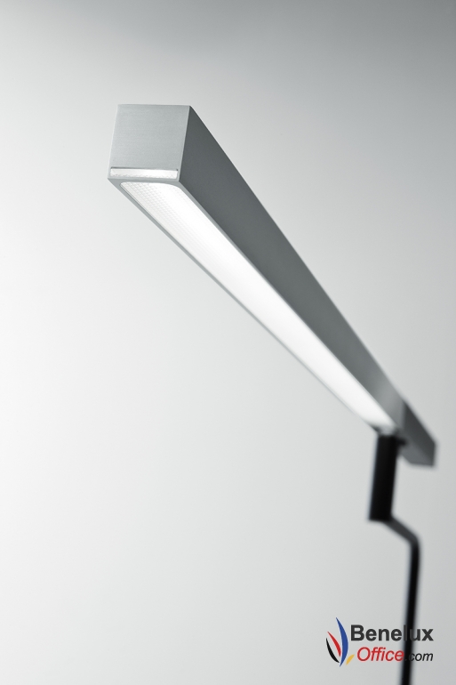 Lampe de bureau Profil Office Line, trace une ambiance lumineuse